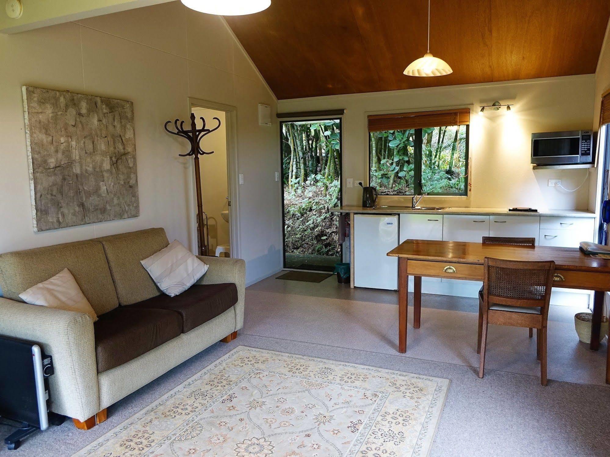 Wharepuke Subtropical Accommodation เคริเคริ ภายนอก รูปภาพ