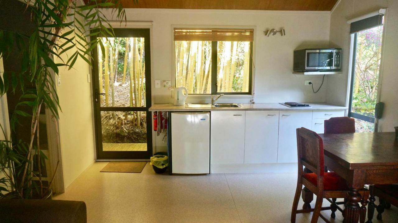 Wharepuke Subtropical Accommodation เคริเคริ ภายนอก รูปภาพ